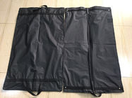Klipler Takım Elbise Çantası Seyahat Siyah Peva Baskılı Elle Tutma Kolları 100 * 60 cm Ebat